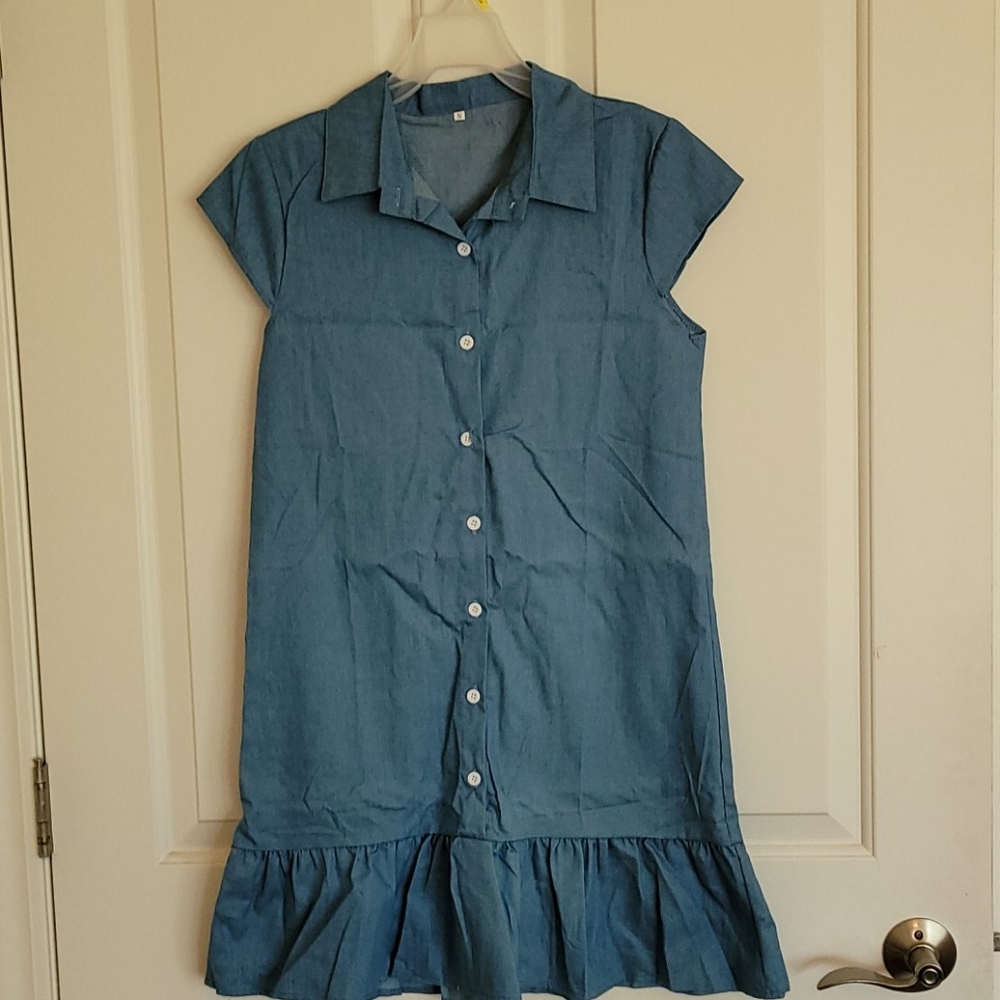 Facebook advertised denim dress.